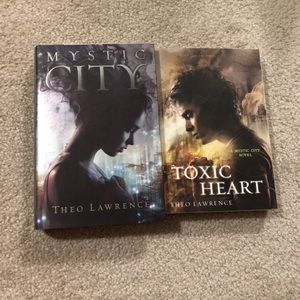 📚 Mystic City book series by Theo Lawrence